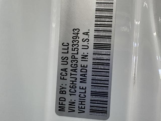 Photo of 2023 Bright White Clearcoat Jeep Gladiator