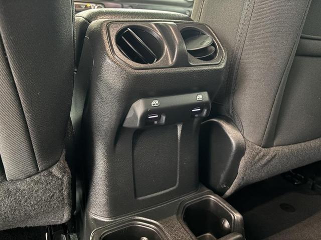 Photo of 2023 Bright White Clearcoat Jeep Gladiator
