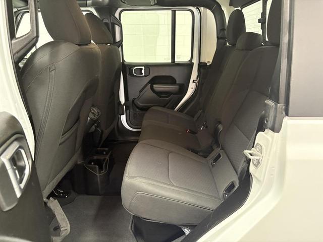 Photo of 2023 Bright White Clearcoat Jeep Gladiator