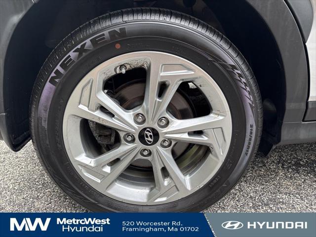 Photo of 2022 Cyber Silver Hyundai KONA