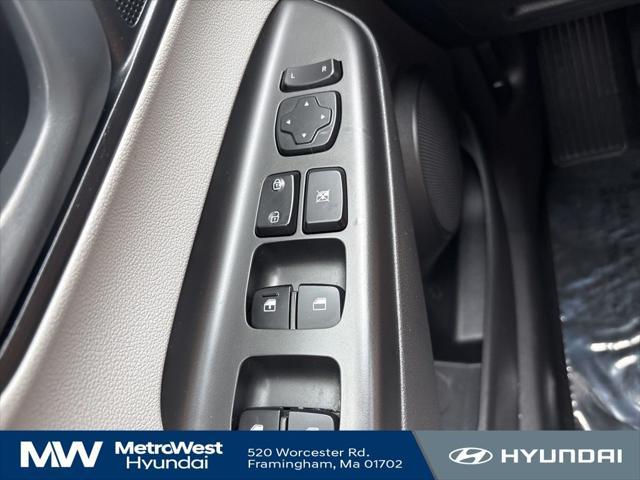 Photo of 2022 Cyber Silver Hyundai KONA