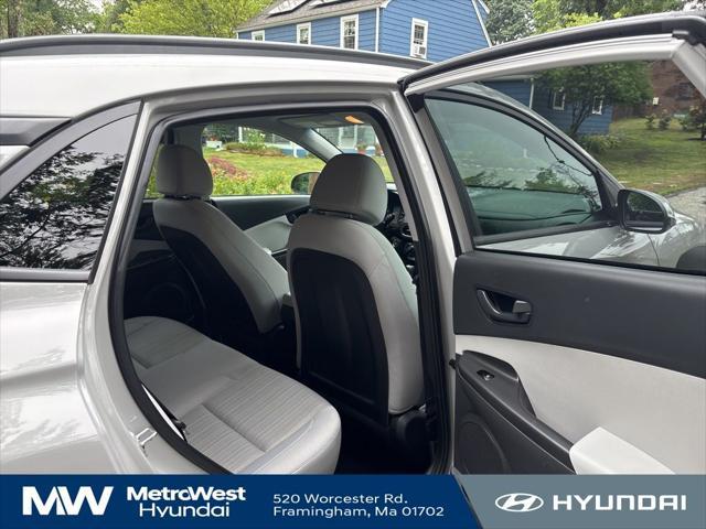 Photo of 2022 Cyber Silver Hyundai KONA