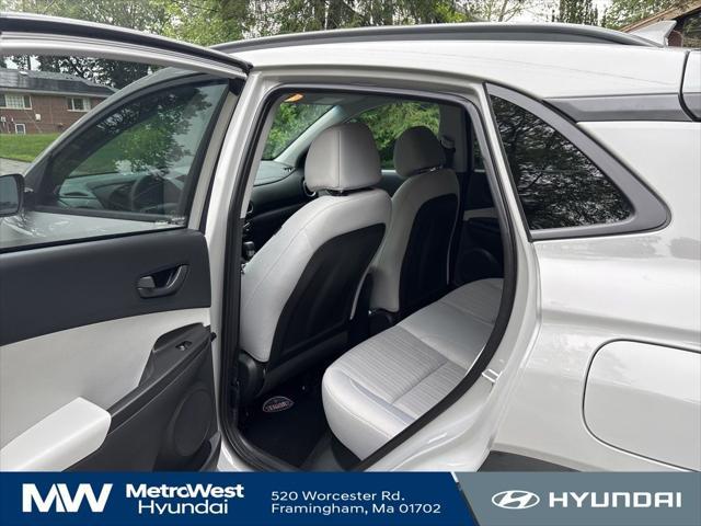 Photo of 2022 Cyber Silver Hyundai KONA