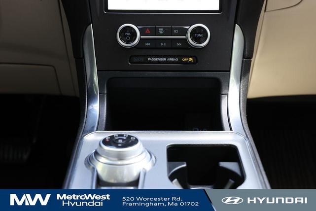 Photo of 2021 Star White Metallic Tri-Coat Ford Edge