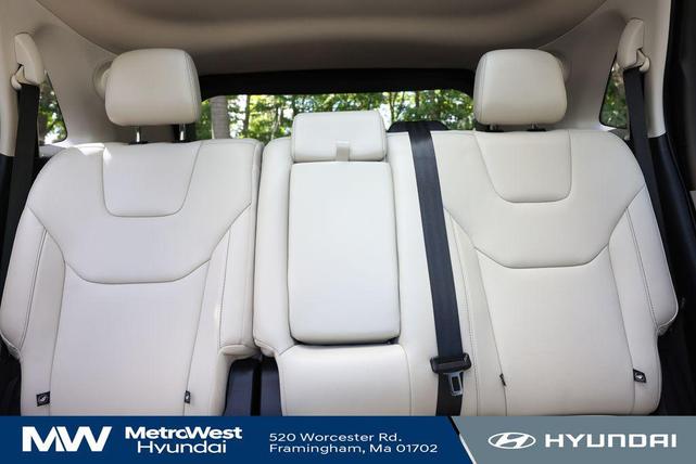 Photo of 2021 Star White Metallic Tri-Coat Ford Edge