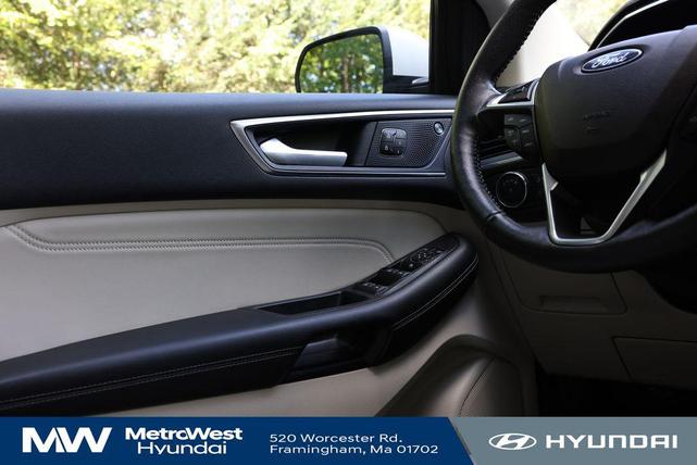 Photo of 2021 Star White Metallic Tri-Coat Ford Edge
