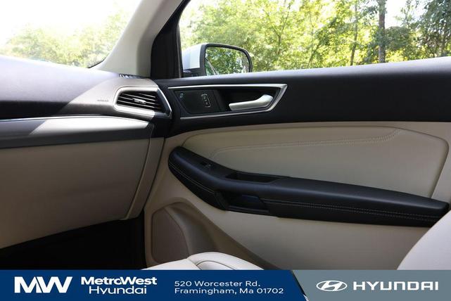Photo of 2021 Star White Metallic Tri-Coat Ford Edge