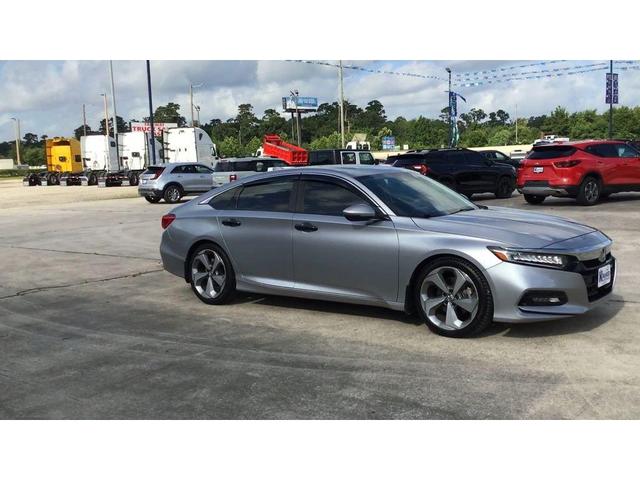 Photo of 2018 Lunar Silver Metallic Honda Accord
