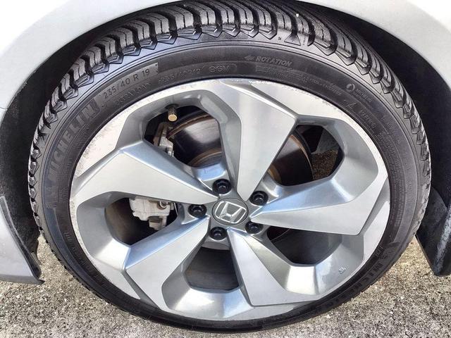 Photo of 2018 Lunar Silver Metallic Honda Accord