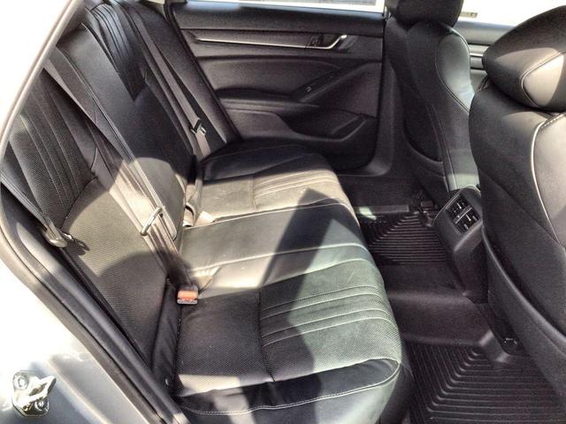 Photo of 2018 Lunar Silver Metallic Honda Accord