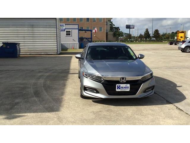 Photo of 2018 Lunar Silver Metallic Honda Accord