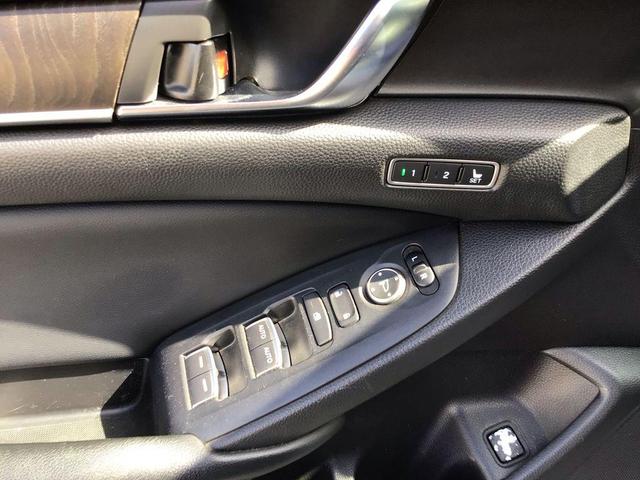 Photo of 2018 Lunar Silver Metallic Honda Accord