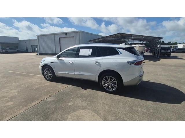 Photo of 2023 White Frost Tri-Coat Buick Enclave