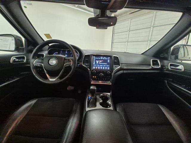 Photo of 2018 Diamond Black Jeep Grand Cherokee