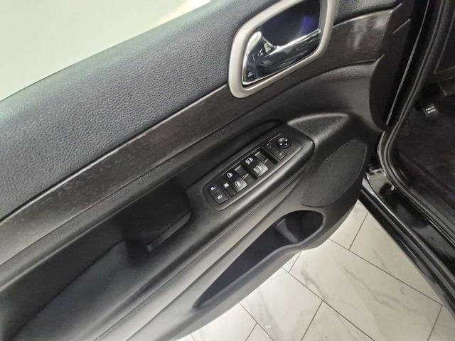 Photo of 2018 Diamond Black Jeep Grand Cherokee