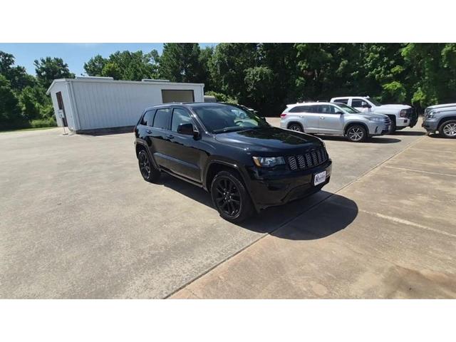 Photo of 2018 Diamond Black Jeep Grand Cherokee