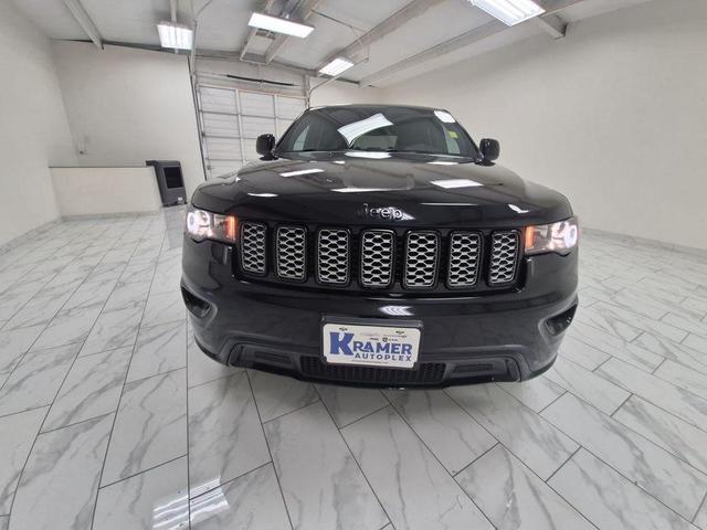 Photo of 2018 Diamond Black Jeep Grand Cherokee