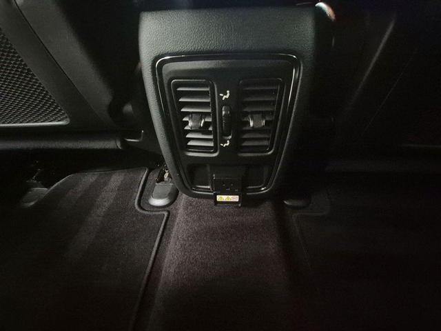 Photo of 2018 Diamond Black Jeep Grand Cherokee