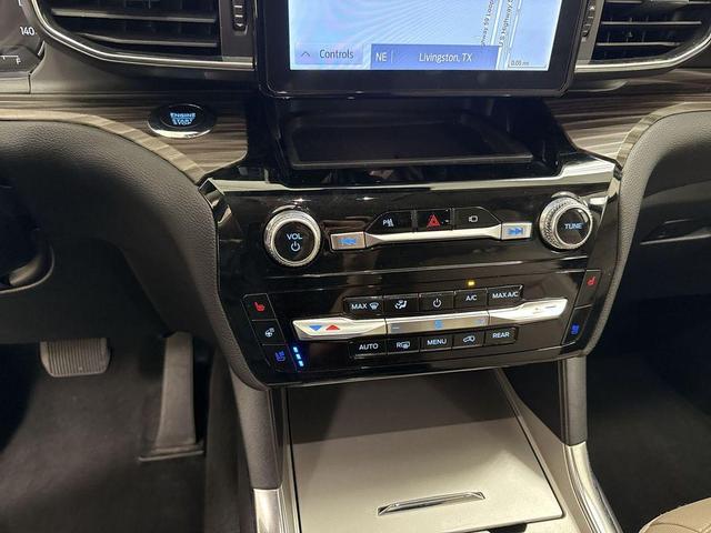 Photo of 2023 Oxford White Ford Explorer