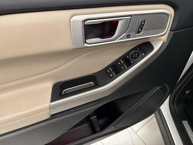 Photo of 2023 Oxford White Ford Explorer