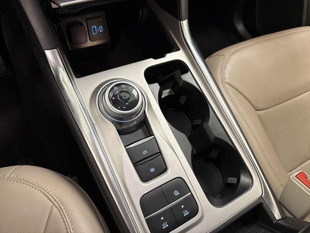 Photo of 2023 Oxford White Ford Explorer
