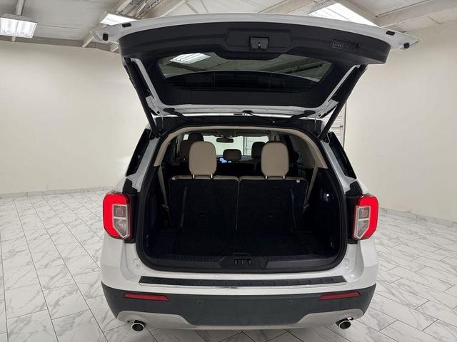 Photo of 2023 Oxford White Ford Explorer