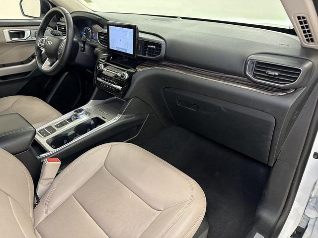 Photo of 2023 Oxford White Ford Explorer