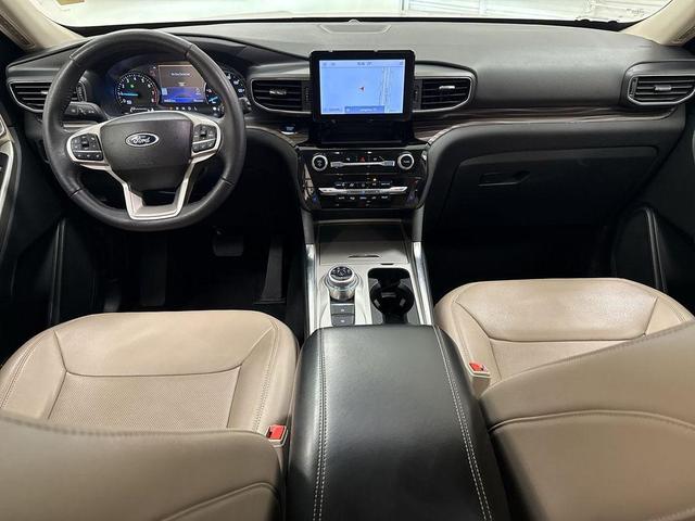 Photo of 2023 Oxford White Ford Explorer