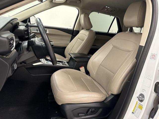 Photo of 2023 Oxford White Ford Explorer