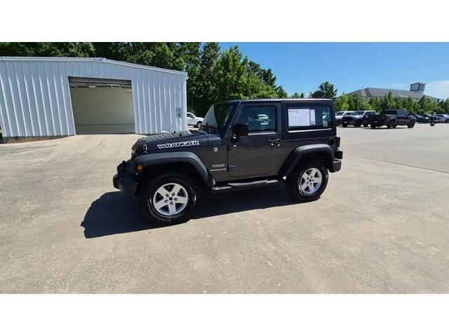 Photo of 2017 Granite Crystal Clearcoat Metallic Jeep Wrangler