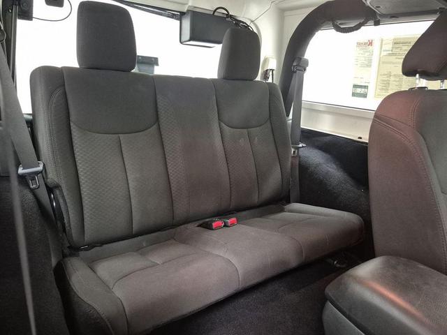 Photo of 2017 Granite Crystal Clearcoat Metallic Jeep Wrangler
