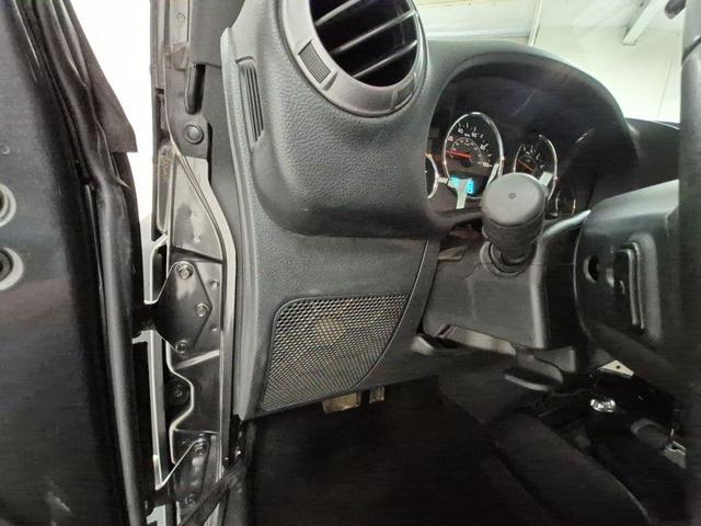 Photo of 2017 Granite Crystal Clearcoat Metallic Jeep Wrangler