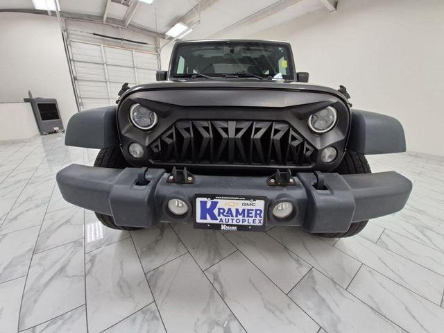 Photo of 2017 Granite Crystal Clearcoat Metallic Jeep Wrangler