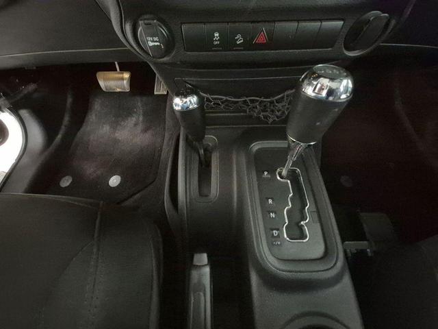 Photo of 2017 Granite Crystal Clearcoat Metallic Jeep Wrangler