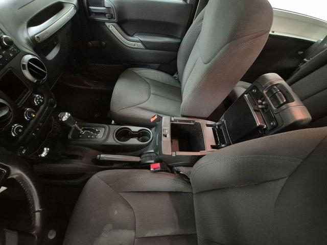 Photo of 2017 Granite Crystal Clearcoat Metallic Jeep Wrangler