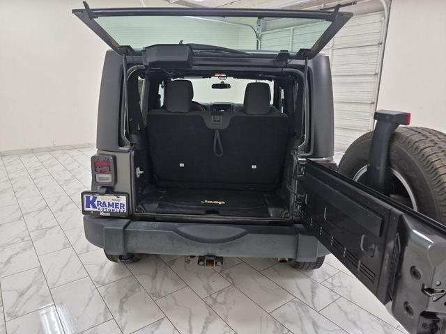 Photo of 2017 Granite Crystal Clearcoat Metallic Jeep Wrangler