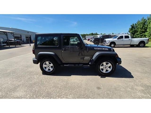 Photo of 2017 Granite Crystal Clearcoat Metallic Jeep Wrangler