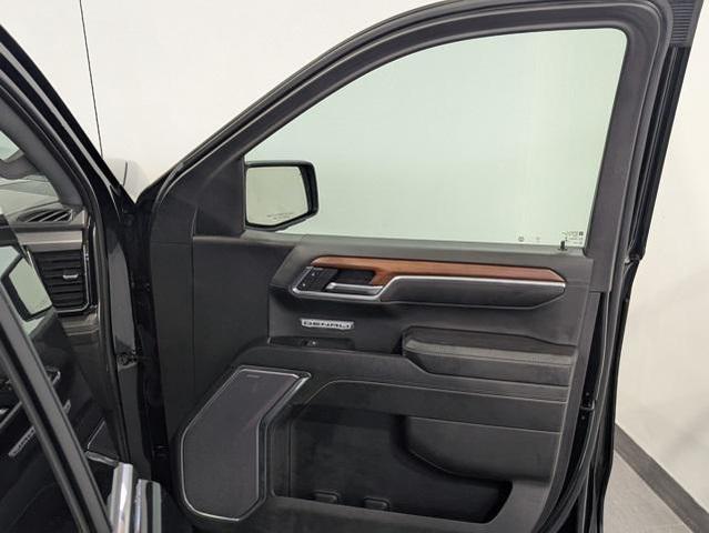 Photo of 2022 Onyx Black GMC Sierra 1500