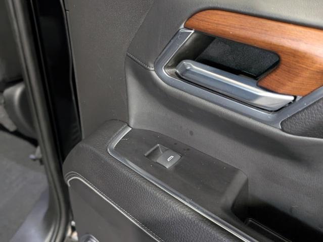 Photo of 2022 Onyx Black GMC Sierra 1500