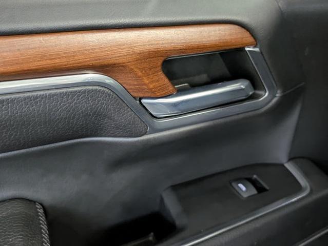 Photo of 2022 Onyx Black GMC Sierra 1500