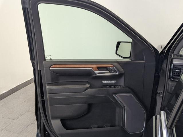 Photo of 2022 Onyx Black GMC Sierra 1500
