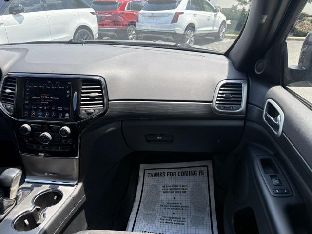 Photo of 2021 Granite Crystal Metallic Clearcoat Jeep Grand Cherokee