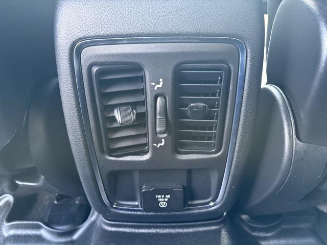 Photo of 2021 Granite Crystal Metallic Clearcoat Jeep Grand Cherokee
