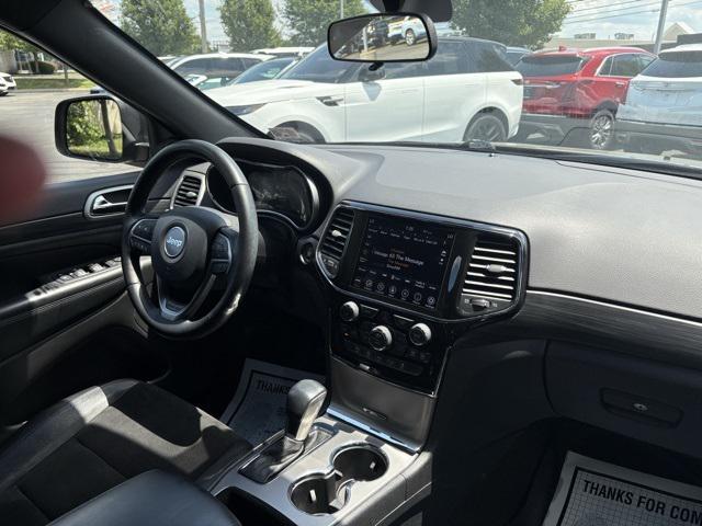 Photo of 2021 Granite Crystal Metallic Clearcoat Jeep Grand Cherokee