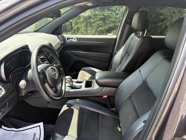 Photo of 2021 Granite Crystal Metallic Clearcoat Jeep Grand Cherokee