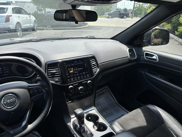 Photo of 2021 Granite Crystal Metallic Clearcoat Jeep Grand Cherokee