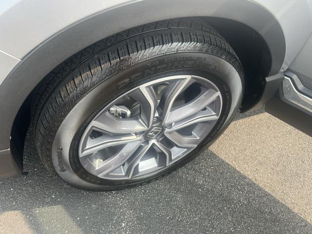 Photo of 2022 Silver Metallic Honda CR-V