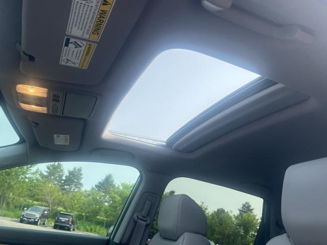 Photo of 2022 Silver Metallic Honda CR-V