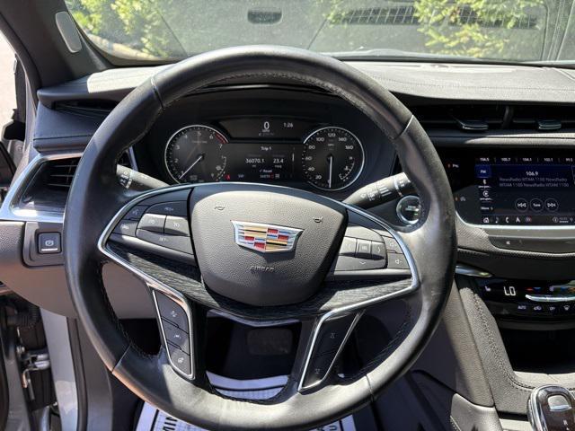 Photo of 2023 Argent Silver Metallic Cadillac XT5