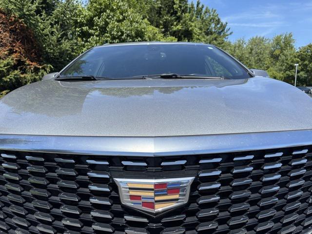 Photo of 2023 Argent Silver Metallic Cadillac XT5